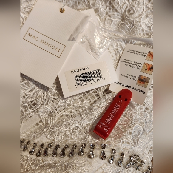 Mac Duggal Embellished Lace Trumpet Gown Ivory NWT - Picture 5 of 6